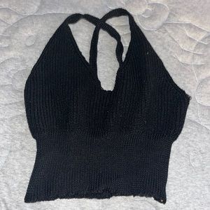 Black cropped top knitted